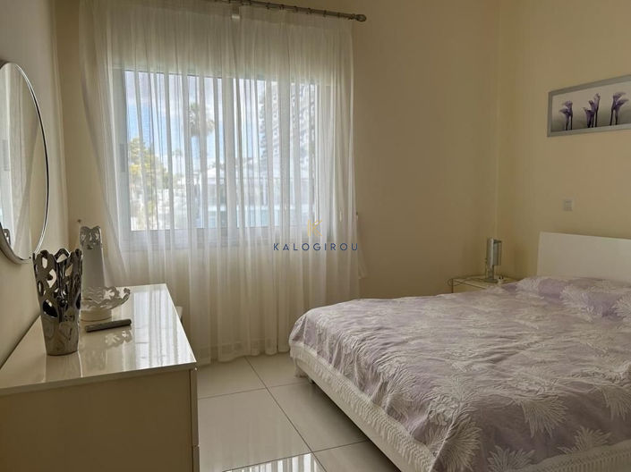 Image No.20-4 Bed House for sale