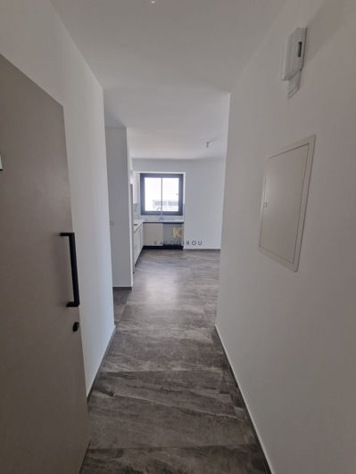 Image No.2-Appartement de 2 chambres à vendre à Kamares