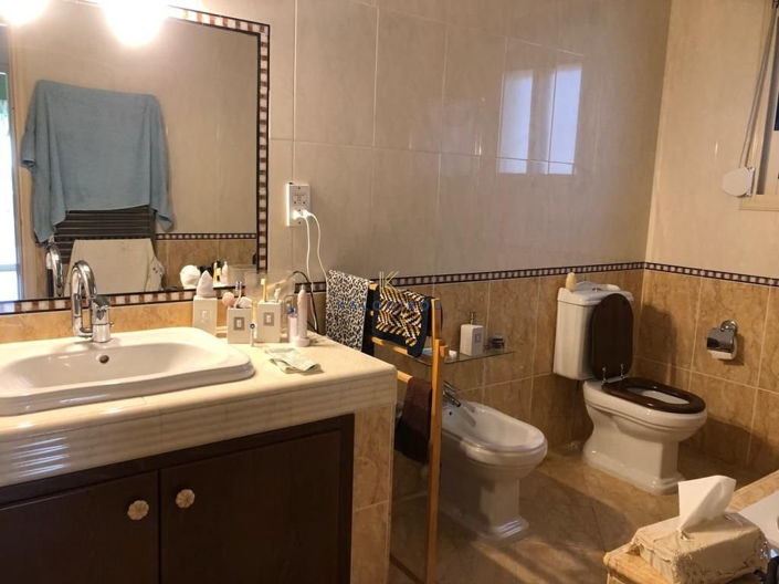 Image No.21-4 Bed House for sale