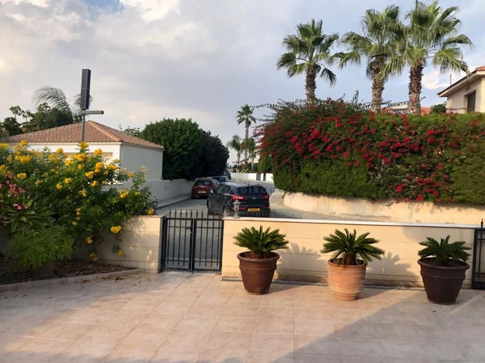 Image No.6-4 Bed House for sale