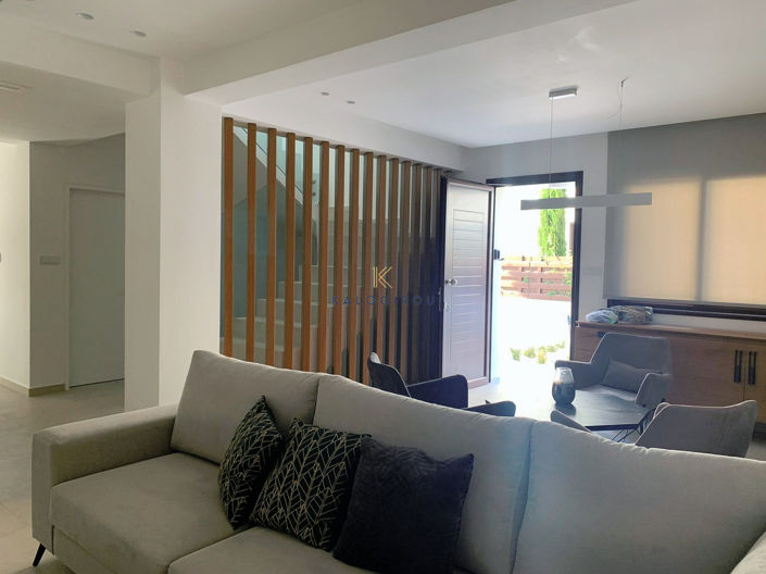 Image No.22-5 Bed House for sale