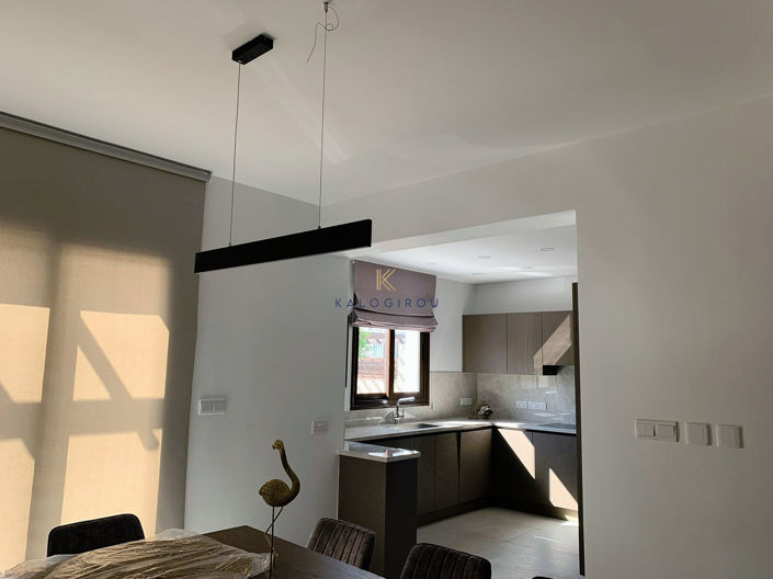 Image No.7-5 Bed House for sale