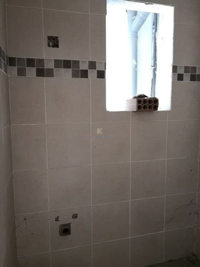 Image No.11-9 Bed Property for sale