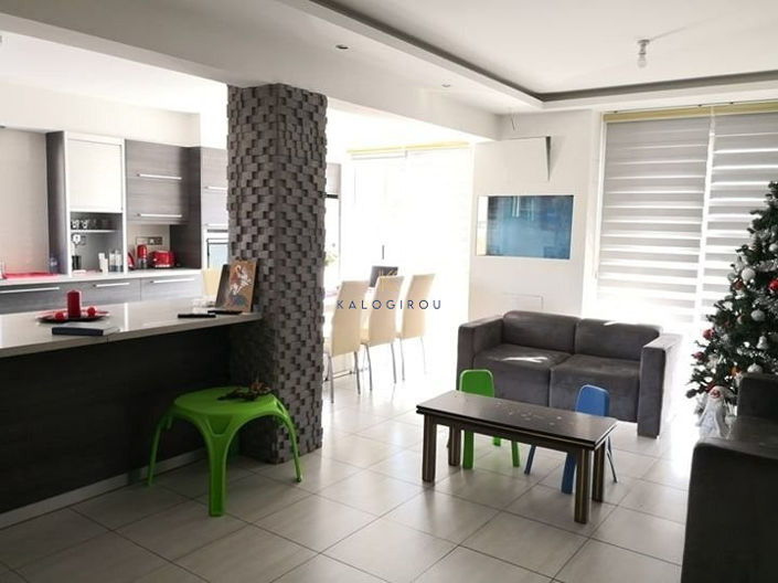 Image No.2-9 Bed Property for sale