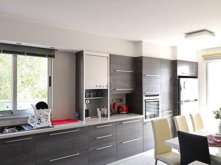 Image No.4-9 Bed Property for sale