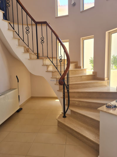 Image No.7-5 Bed House for sale