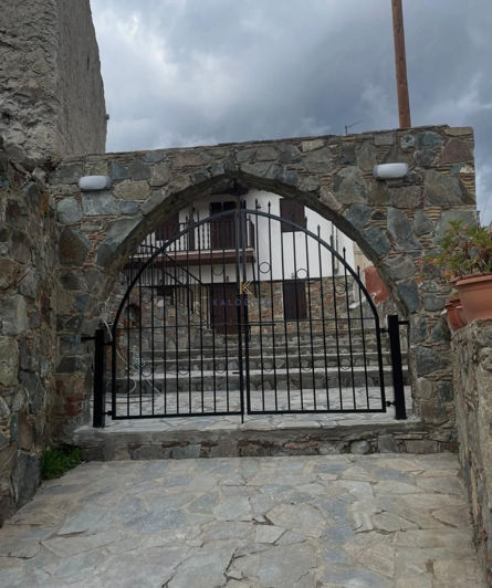 Image No.1-3 Bed House for sale