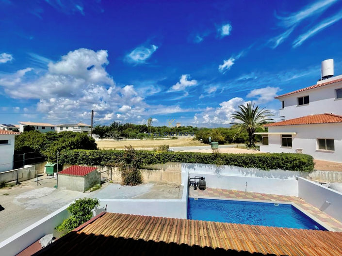 Image No.19-3 Bed House for sale