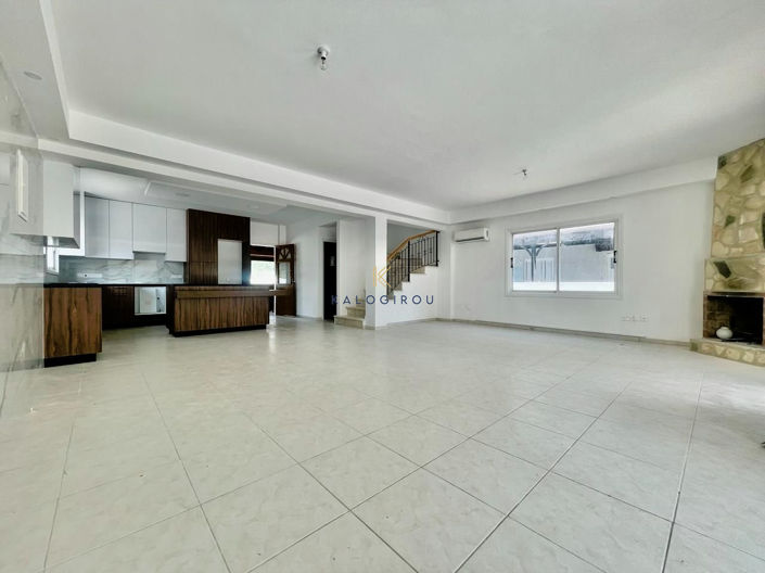 Image No.9-3 Bed House for sale