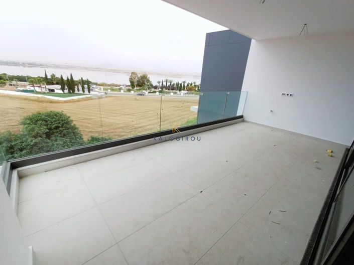 Image No.23-2 Bed Apartment for sale