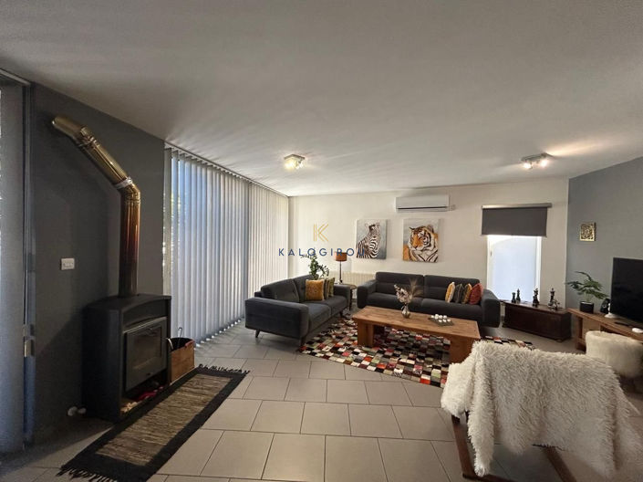 Image No.15-4 Bed House for sale