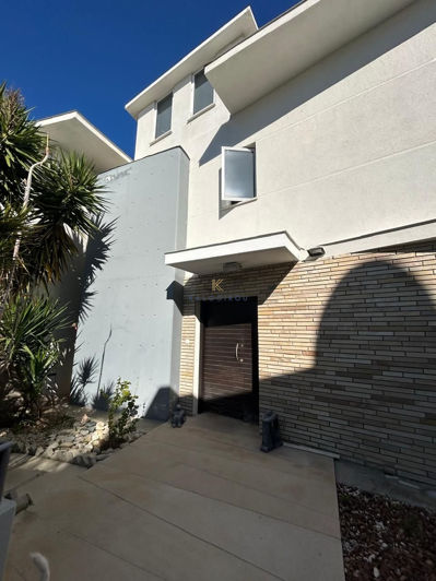 Image No.3-4 Bed House for sale