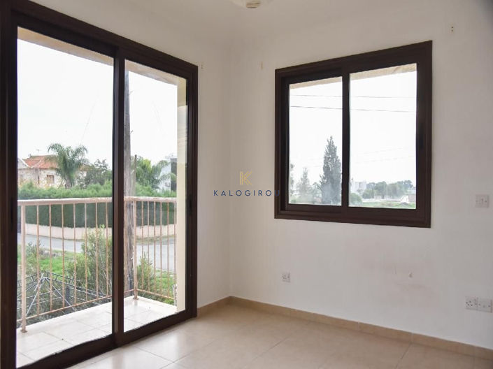 Image No.7-2 Bed House for sale