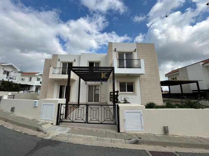 Image No.1-Maison de 4 chambres à vendre à Pylas