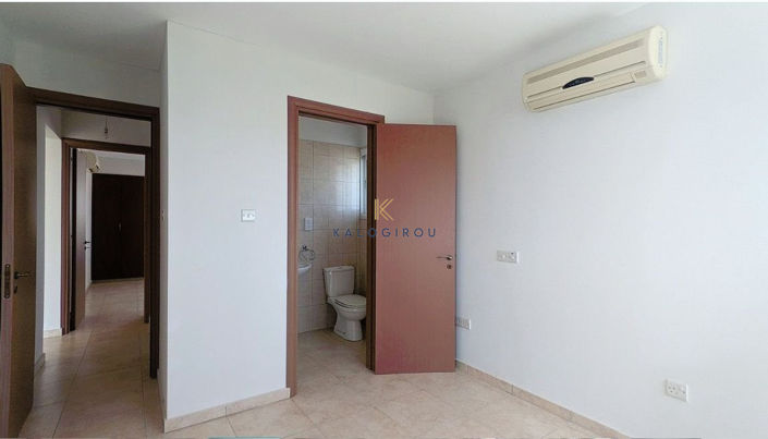 Image No.12-6 Bed Property for sale