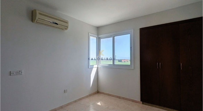 Image No.13-6 Bed Property for sale