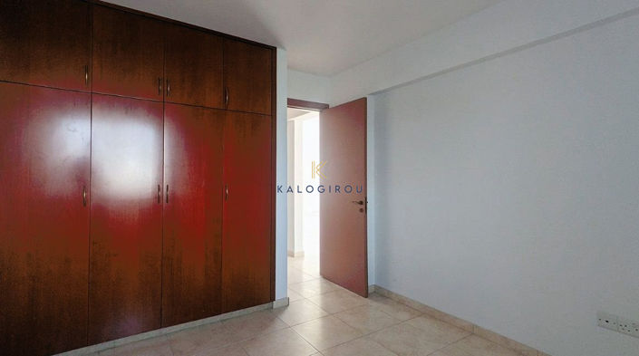 Image No.18-6 Bed Property for sale
