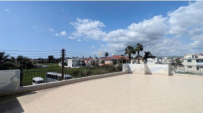 Image No.21-6 Bed Property for sale