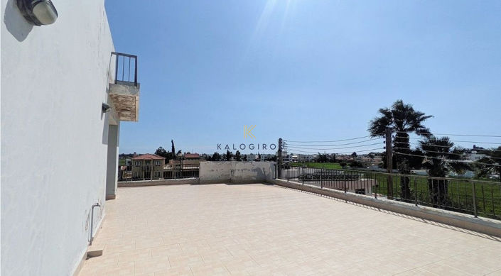 Image No.23-6 Bed Property for sale