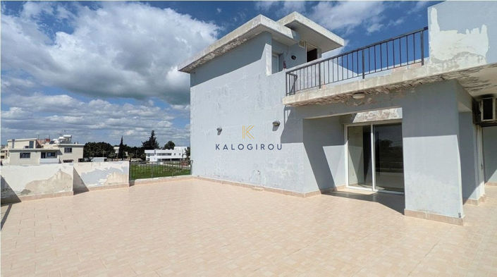 Image No.24-6 Bed Property for sale