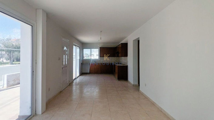 Image No.9-6 Bed Property for sale