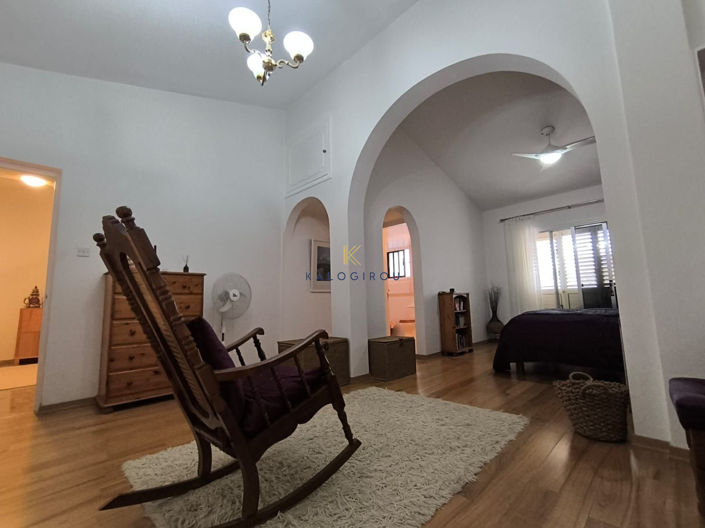 Image No.17-4 Bed House for sale