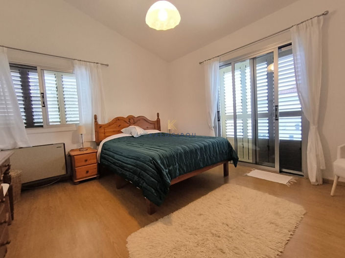 Image No.22-4 Bed House for sale