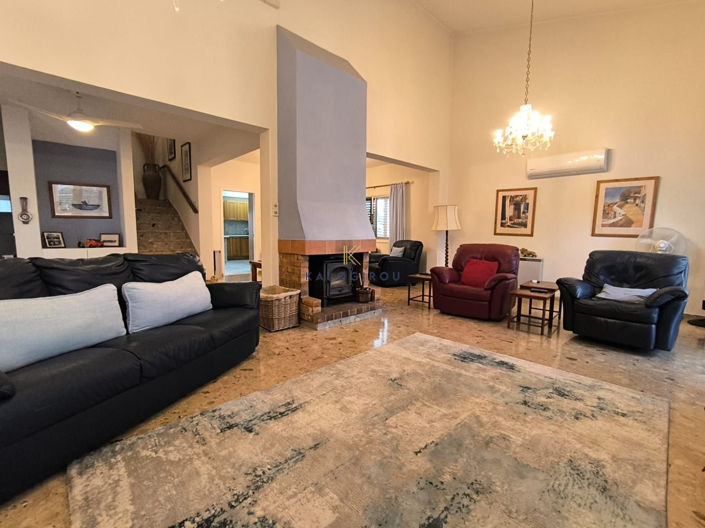 Image No.4-4 Bed House for sale