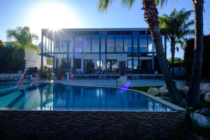 Image No.3-Maison de 6 chambres à vendre à Nicosie