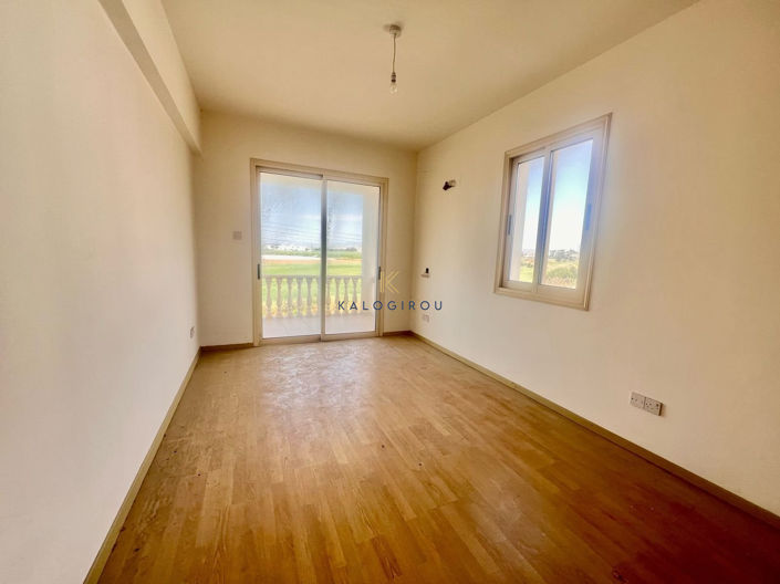 Image No.11-3 Bed House for sale