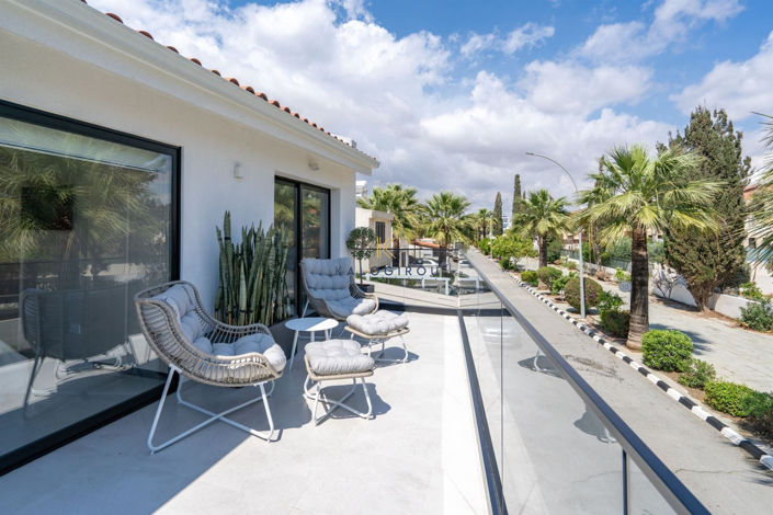 Image No.19-2 Bed House for sale