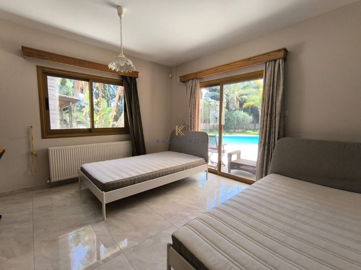 Image No.13-5 Bed House for sale