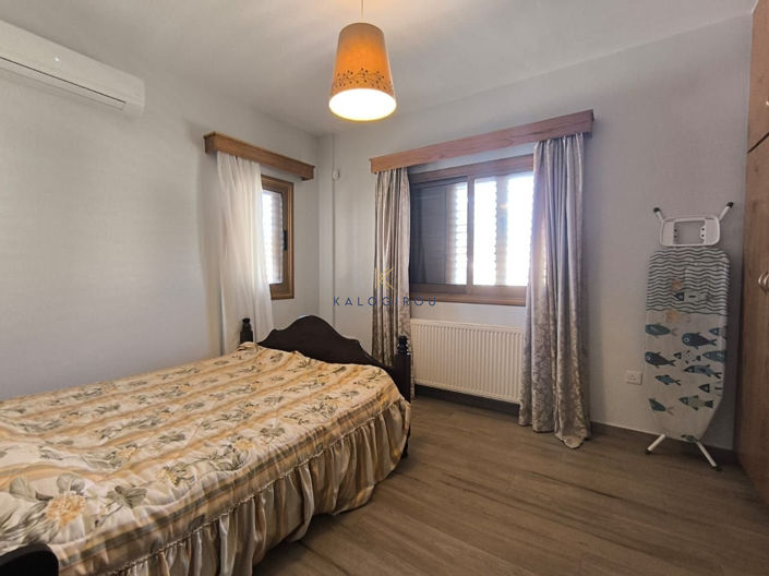 Image No.20-5 Bed House for sale