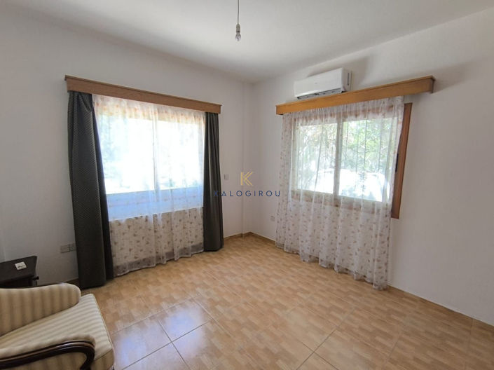 Image No.32-5 Bed House for sale