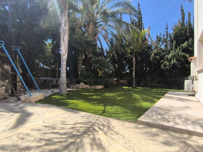 Image No.35-5 Bed House for sale