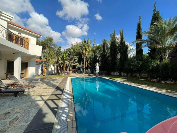 Image No.40-5 Bed House for sale