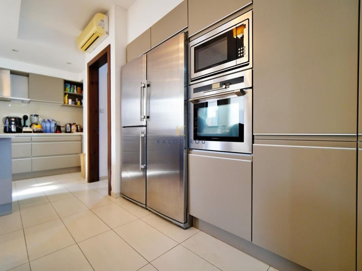 Image No.10-4 Bed House for sale