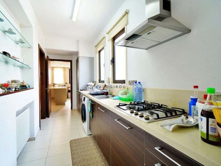 Image No.11-4 Bed House for sale