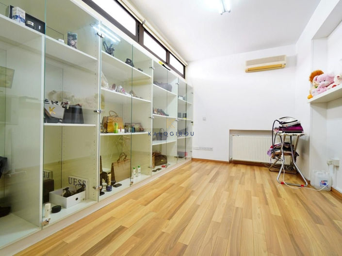 Image No.14-4 Bed House for sale