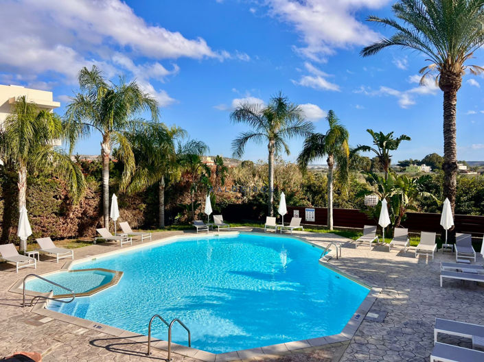 Image No.25-2 Bed Apartment for sale