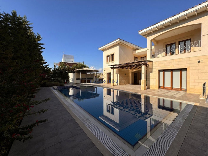 Image No.1-5 Bed House for sale
