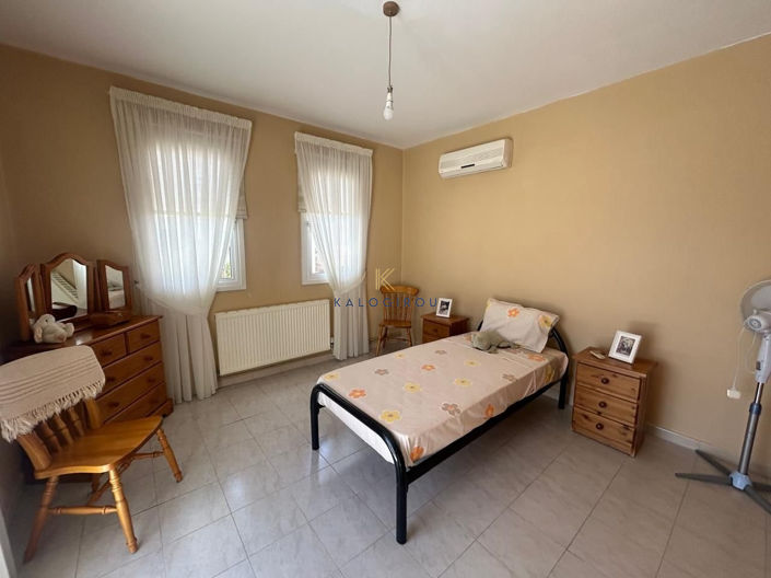 Image No.11-3 Bed House for sale