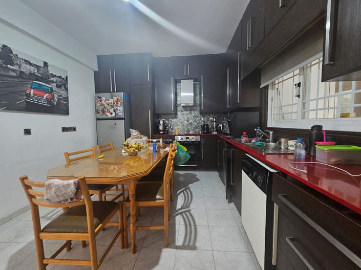 Image No.6-4 Bed House for sale