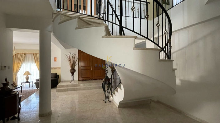 Image No.12-5 Bed House for sale