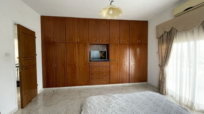 Image No.23-5 Bed House for sale