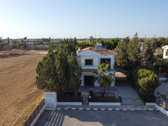 Image No.1-3 Bed House for sale