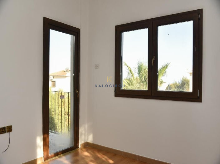 Image No.17-3 Bed House for sale