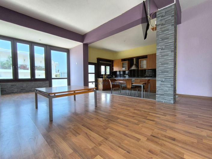 Image No.1-3 Bed House for sale
