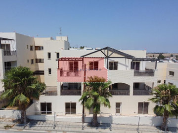 Appartement de 2 chambres à vendre à Tersefanou