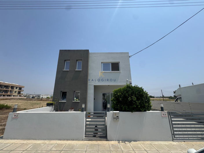 Image No.1-3 Bed House for sale
